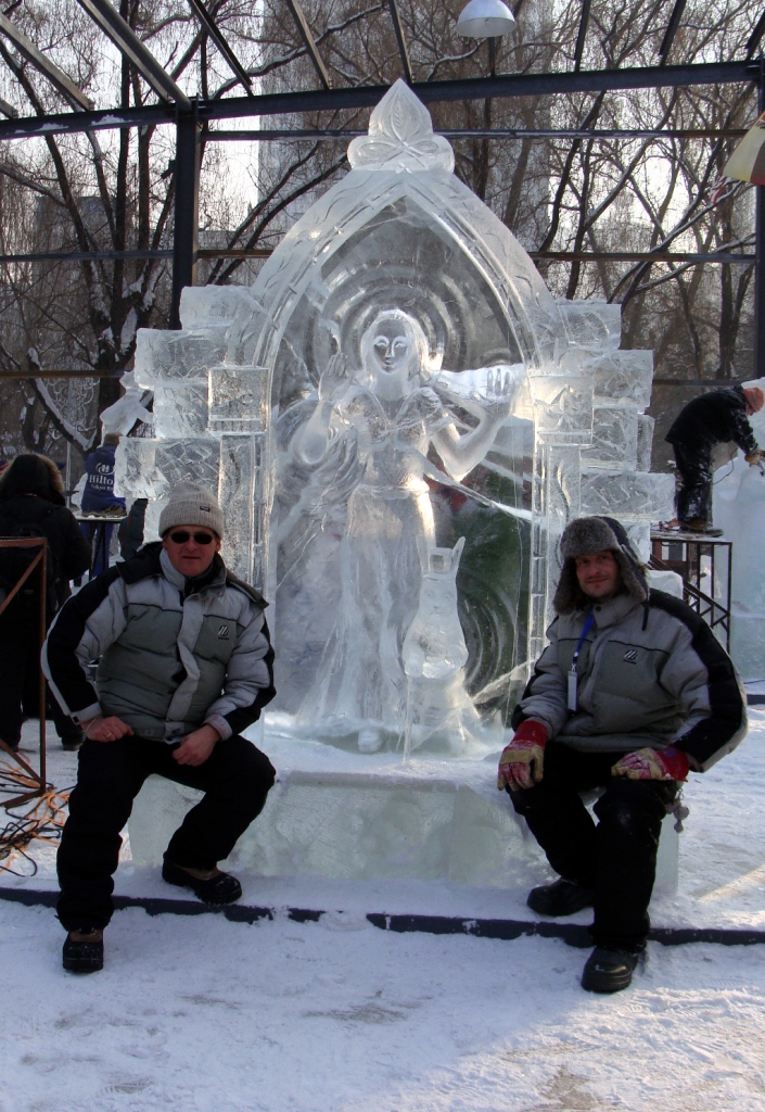 Jelgavnieki iegūst zeltu ledus skulptūru festivālā Ķīnā