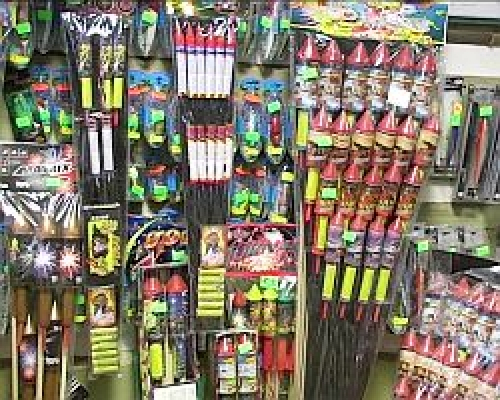 Glābēji aicina ievērot striktus drošības pasākumus, lietojot pirotehniku