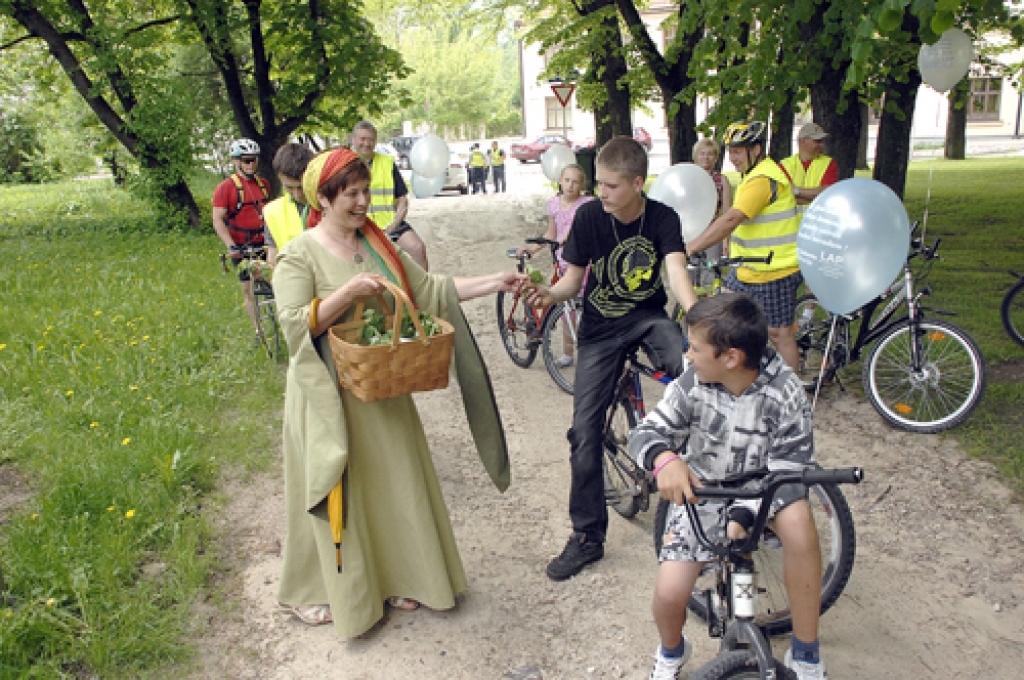 Velobraucēji apciemo kņazieni
