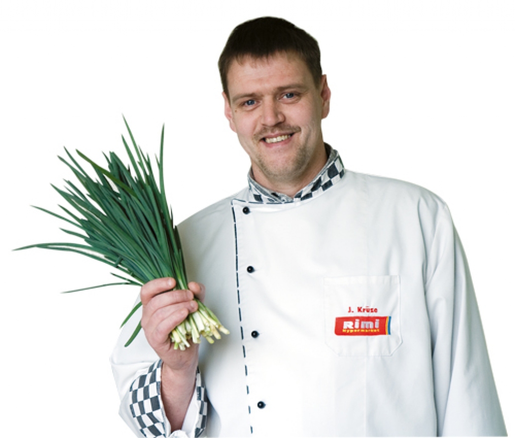 Valdnieks savā virtuvē