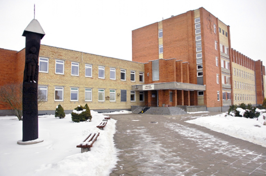 Maksā nodokļus un ārstējas bez maksas