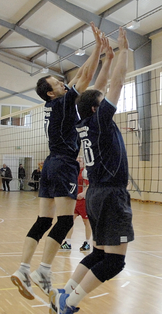 Sacenšas volejbola veterāni