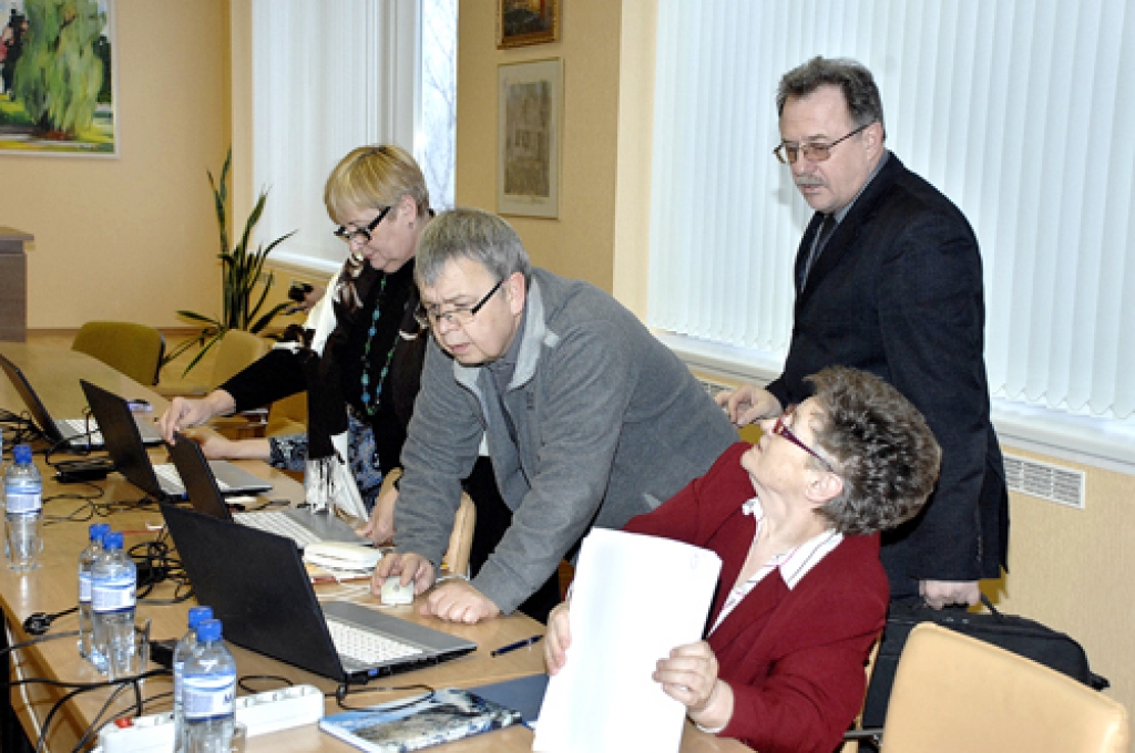 Sāk spriest par 16 miljonu sadali