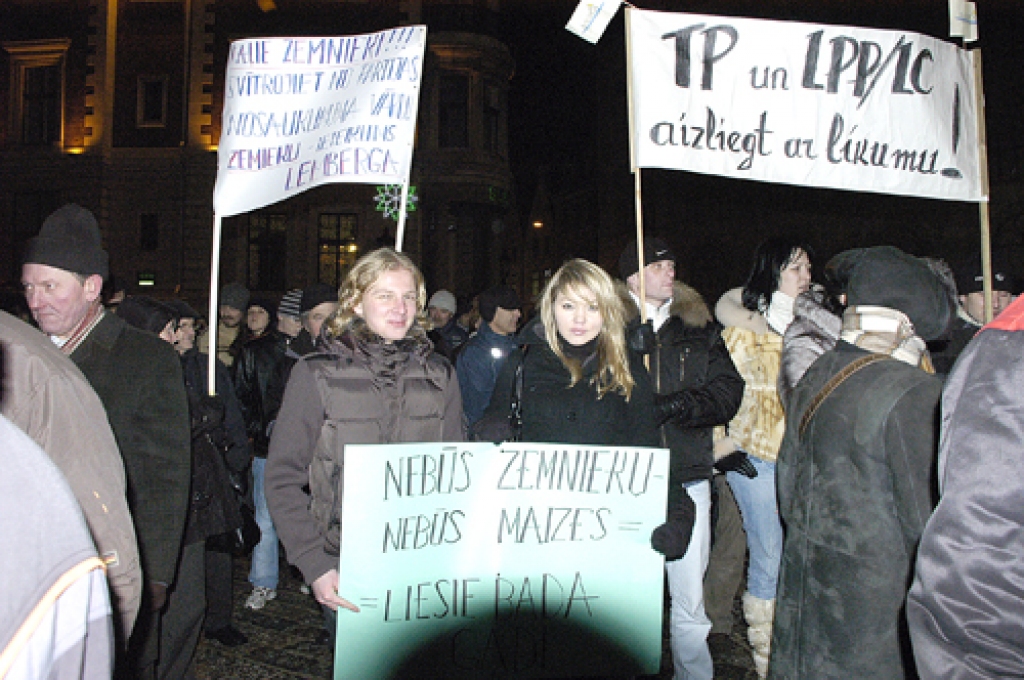 Tiesvedībai galu vēl neredz