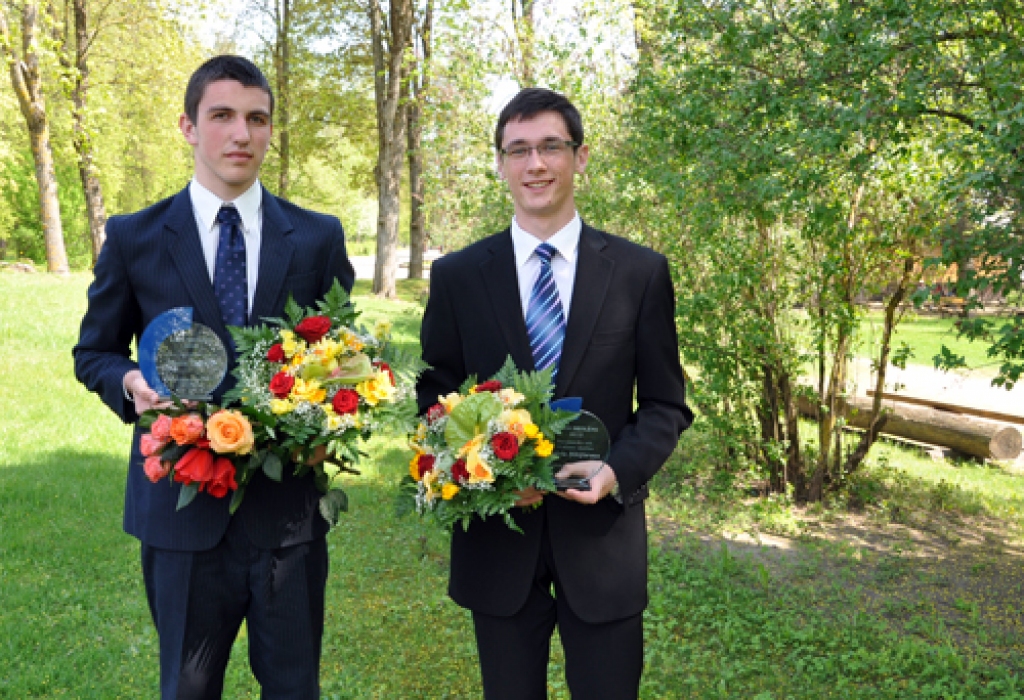 Uzvarētāju godā – divi jaunekļi