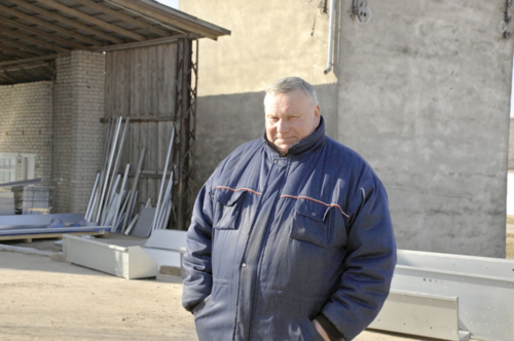 Godbijībā kalpo pie altāra