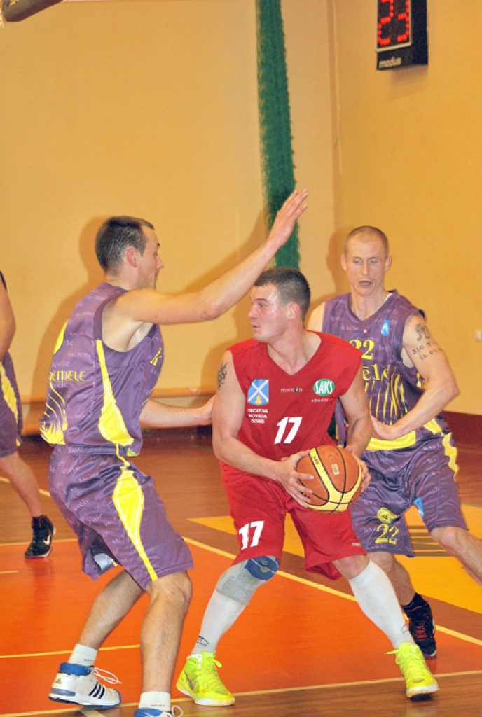 Basketbola spēle ar humoru