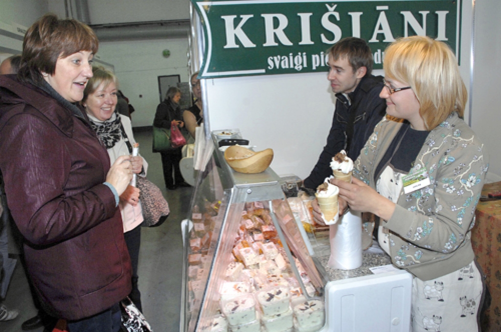 Krāsainā un daudzveidīgā pulkā