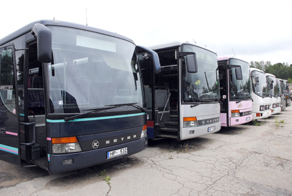 Būs mazāk autobusu reisu uz Rīgu