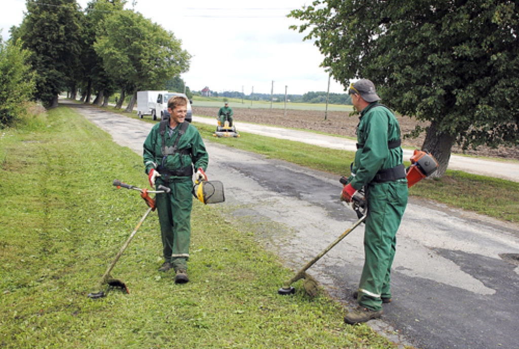 Novada labiekārtošanu veic mobilās brigādes