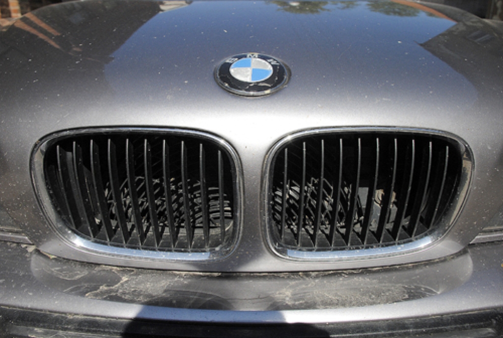 BMW markas automobiļus iesaka palaist garām