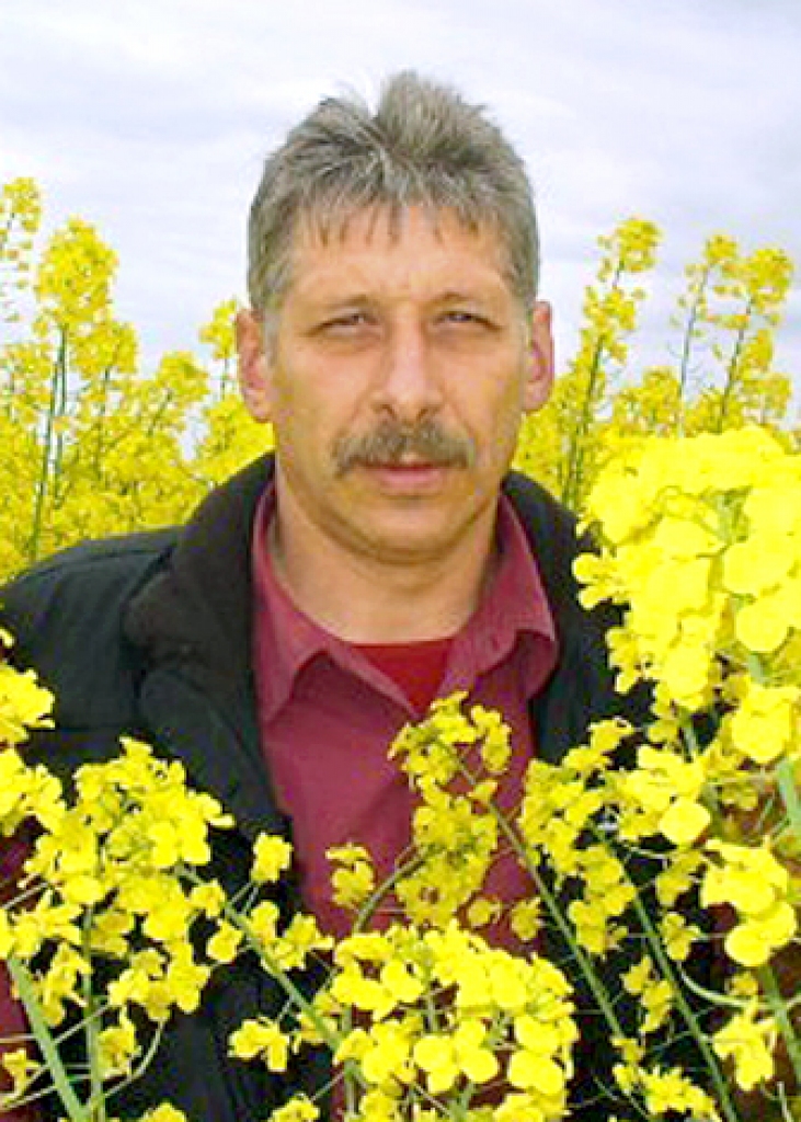 Piebaro kviešus un remontē tehniku