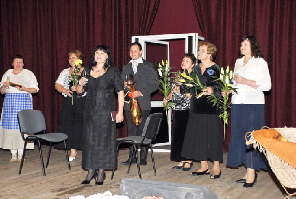 Teātra svētki Rundālē nebeidzas
