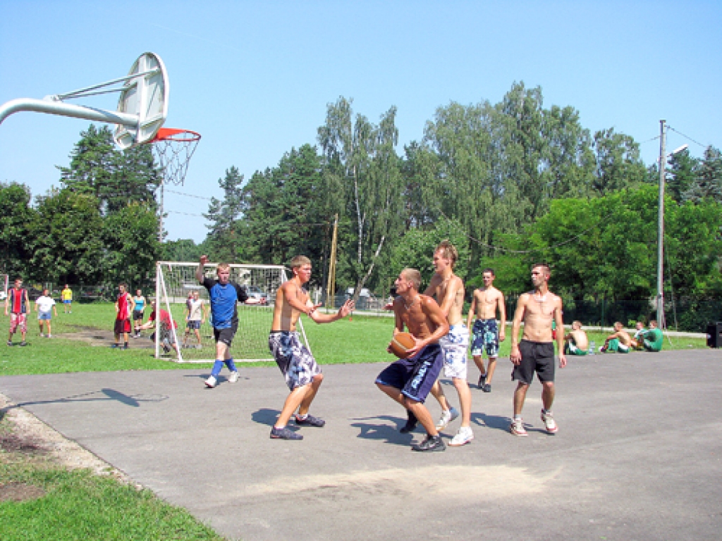 Sporta svētkos Dāviņos aktīvas ir visas paaudzes