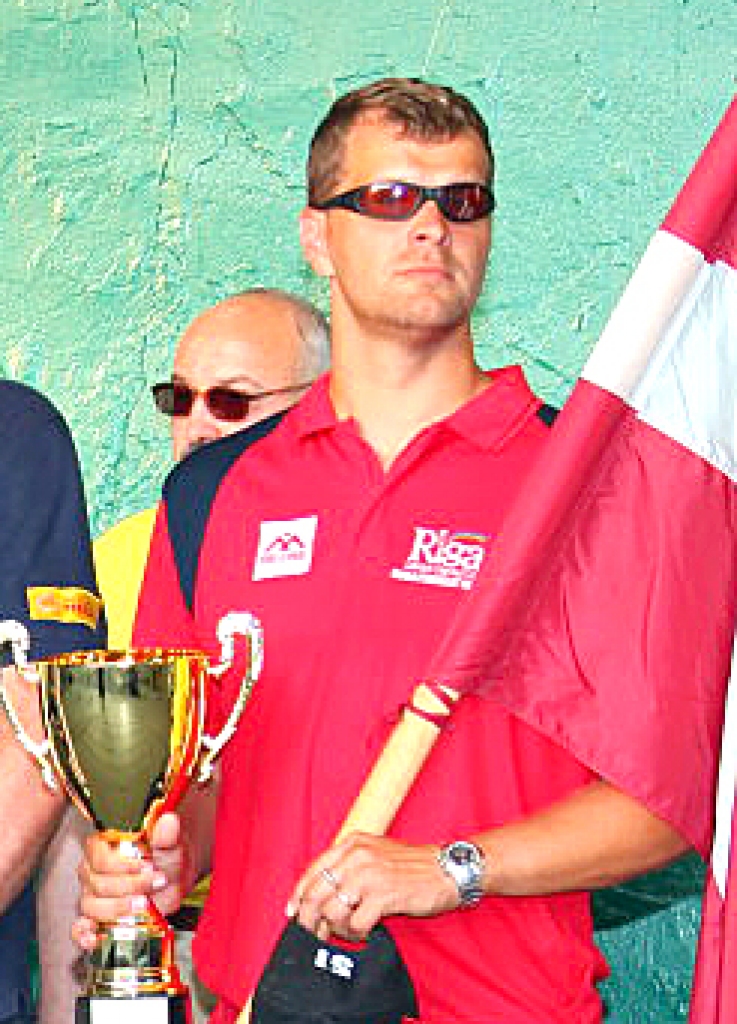 Pārbauda sevi sacensībās