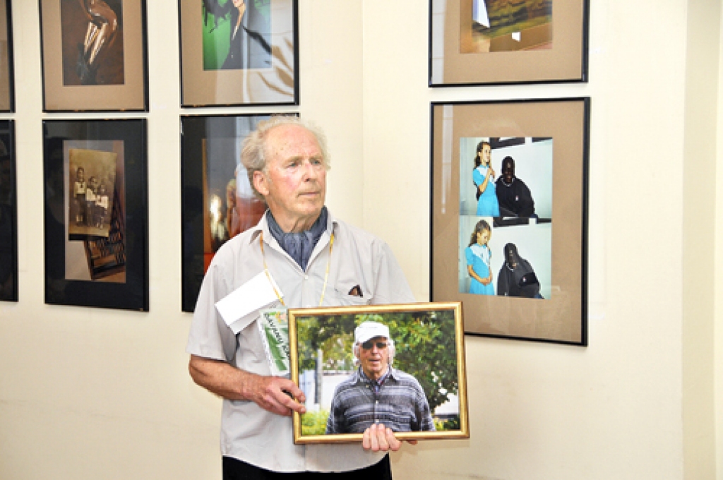 Zelta fondā 32 fotogrāfijas