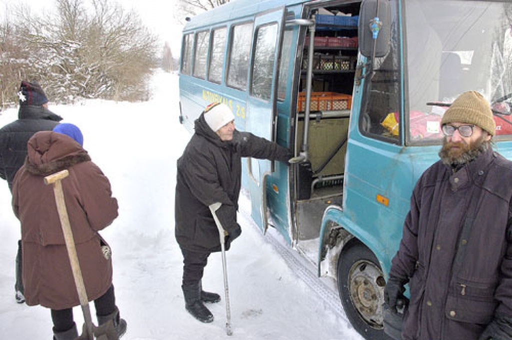 Ar ragaviņām uz autoveikalu