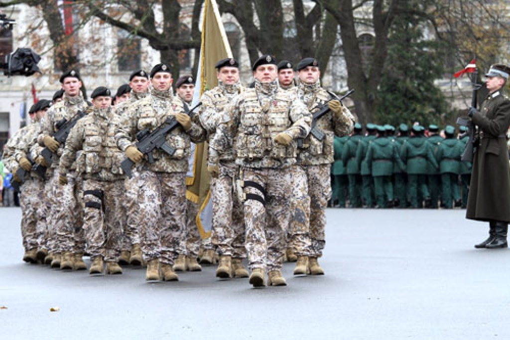 Latvijas karavīri sāk dežūru NATO un ES spēkos