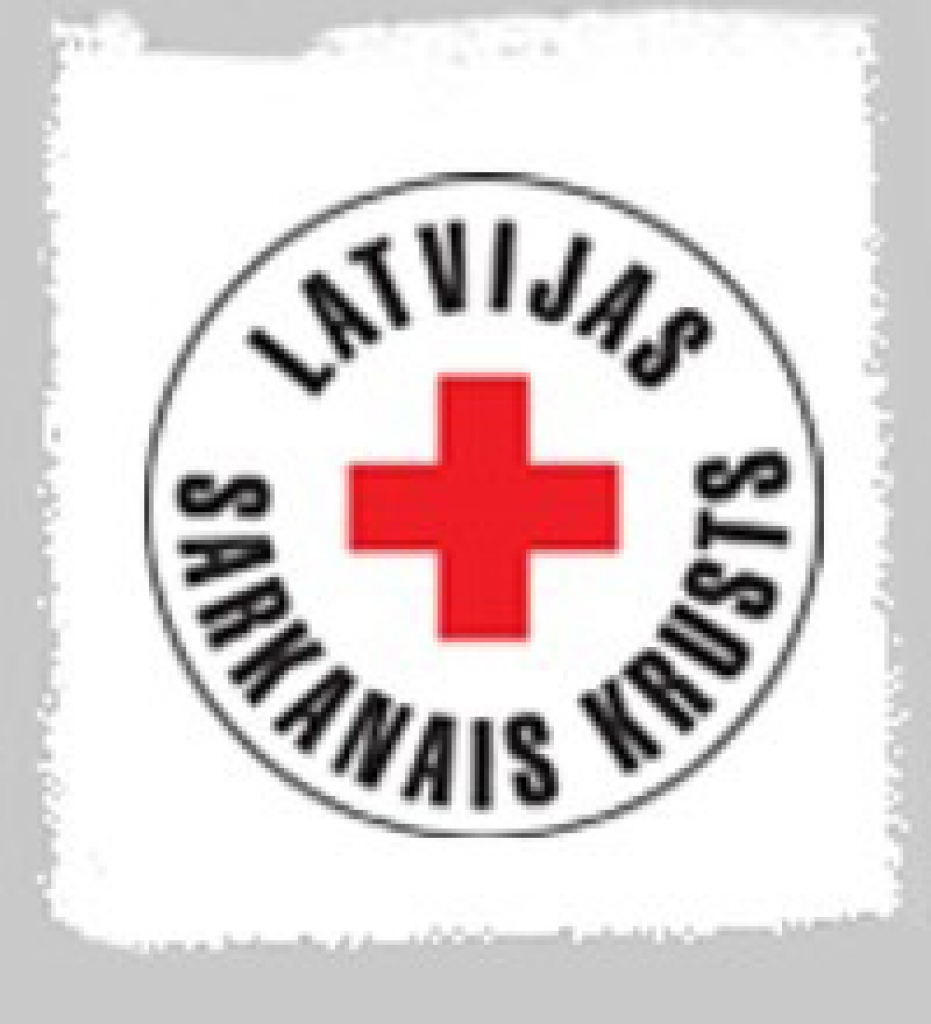 Izliks Sarkanā Krusta karogu