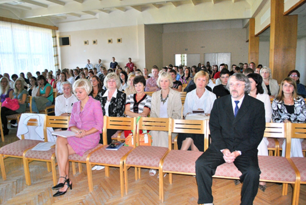 Bauskas vakara vidusskola sāk visu no jauna