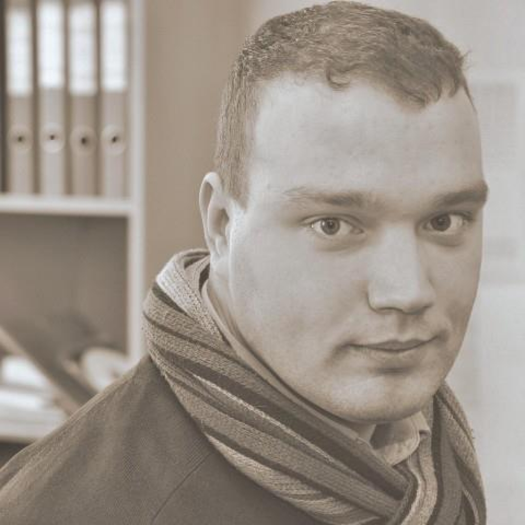 Grāmatas neatļautā publicēšanā vainotais skolotājs atvainojies grāmatas autoram