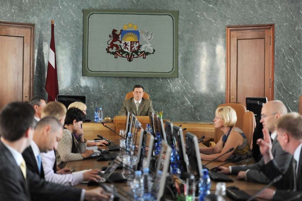 Valdības darba vērtējums maijā nedaudz uzlabojies