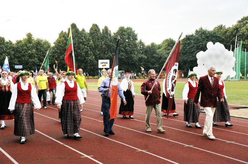 Kustību priekā raksta sportiskās biogrāfijas