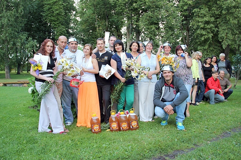 Pāru spēles Vecumniekos