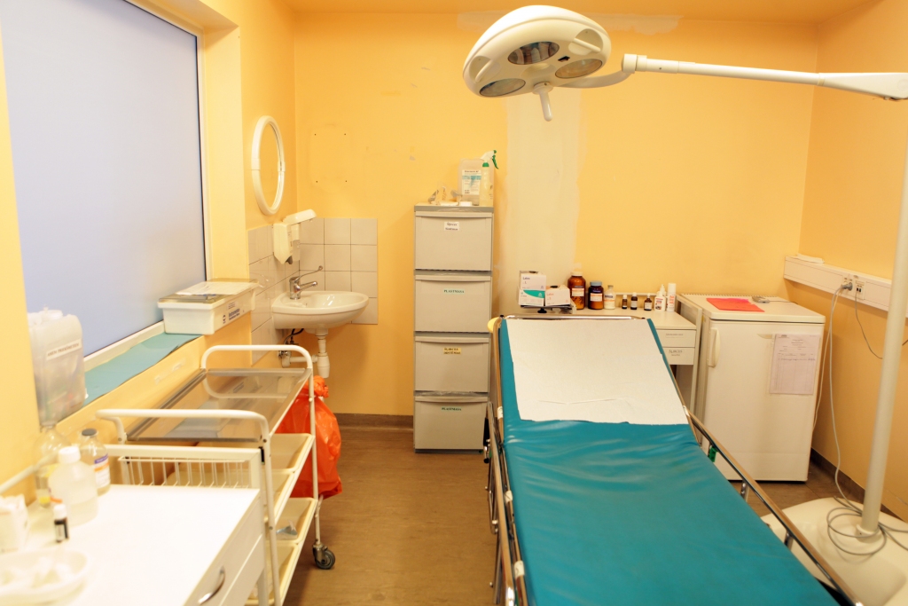 Slimnīcu biedrība: Pacientiem jau septembrī būs jāmaksā par pakalpojumiem, kurus būtu jāapmaksā valstij