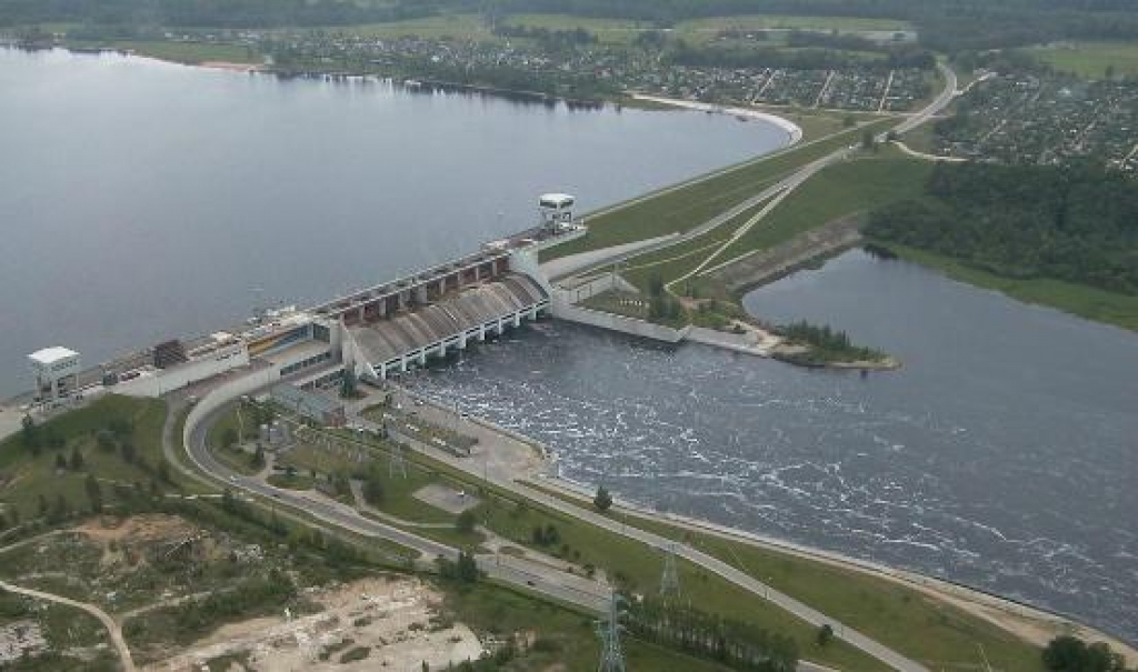Pļaviņu HES ūdens novadīšanai vajag rezerves pārgāzni, taču līdzekļu nav