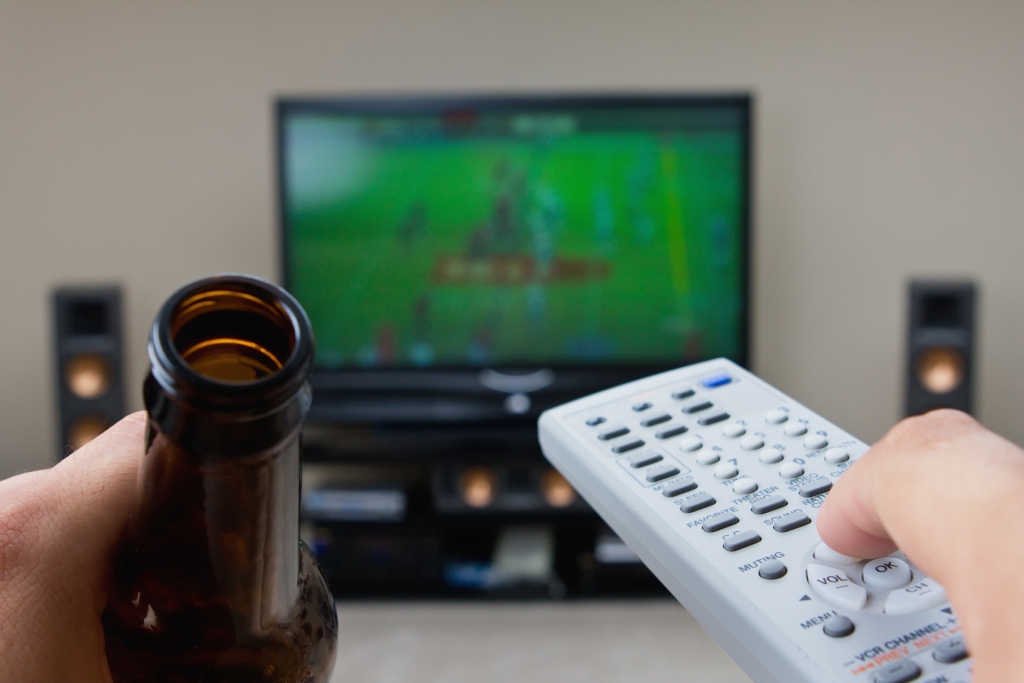 Apsver iespēju pamest bezmaksas TV apraidi