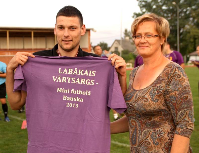 Noskaidroti futbola turnīra uzvarētāji