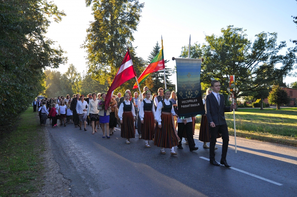 Vecsaules pamatskolas jubileju svin divas dienas