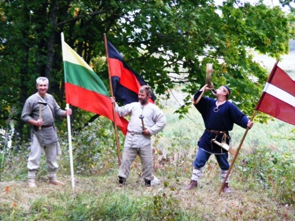 Mežotnes pilskalnā vienosies latvieši un lietuvieši
