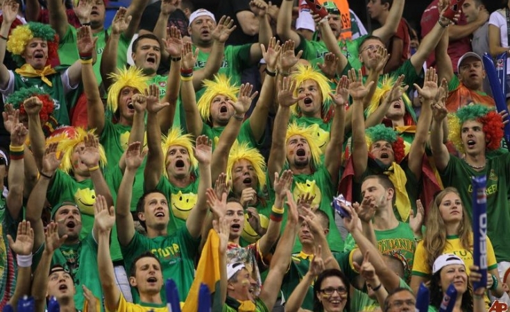 Lietuvieši ar ovācijām sagaida Viļņā basketbola valstsvienību