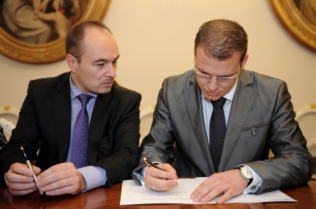 NA turpina uzturēt ultimātu par uzturēšanās atļaujām ārvalstniekiem