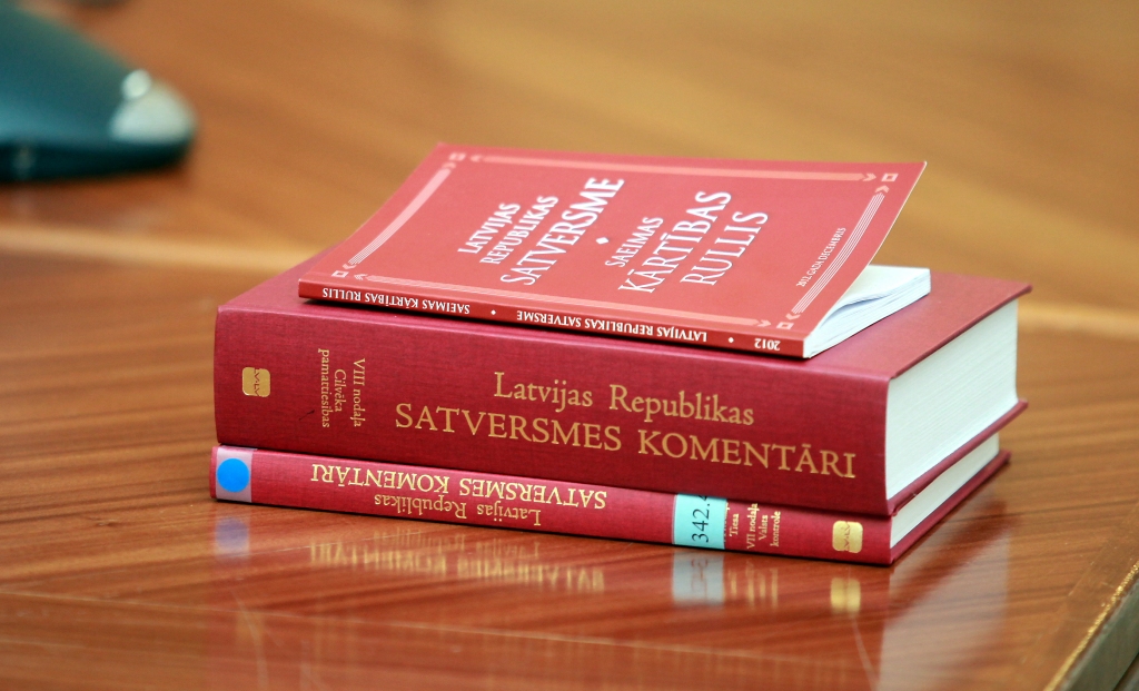 Bažas, vai Satversmes preambula nekļūs par politiskā tirgus objektu