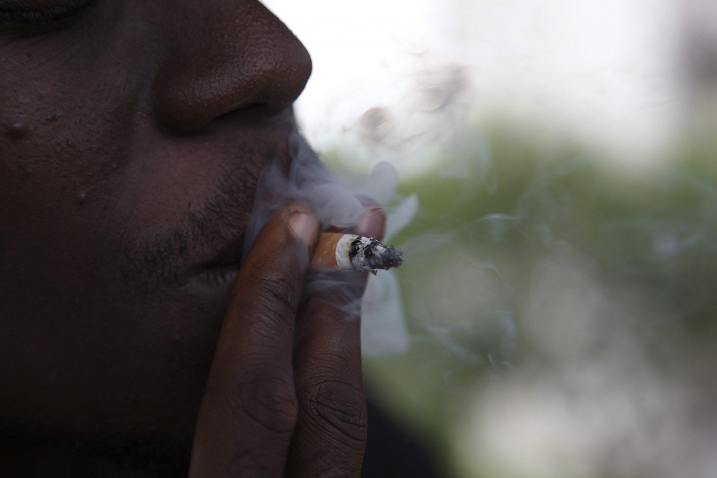 Šadurskis prognozē tievo un aromatizēto cigarešu aizliegumu