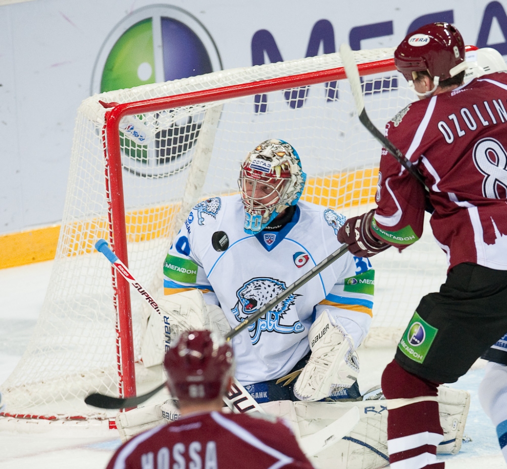 Rīgas Dinamo pēc pārtraukuma atsāk ar uzvaru bullīšos pret spēcīgo Baris. FOTO, VIDEO