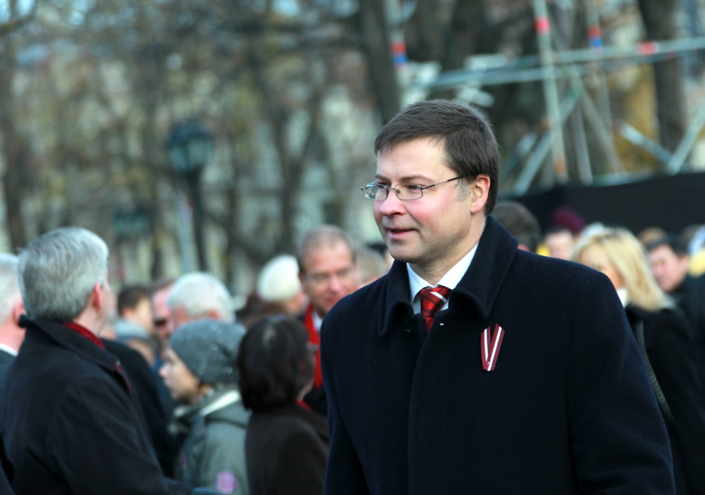 Premjers iegādājies krājobligācijas 1000 latu vērtībā