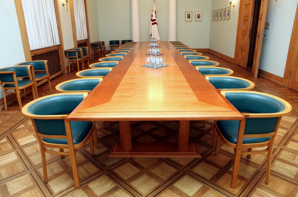 Par Maxima traģēdiju politisko atbildību nesteidz uzņemties