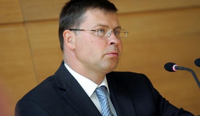 Dombrovskis paziņo par atkāpšanos no amata