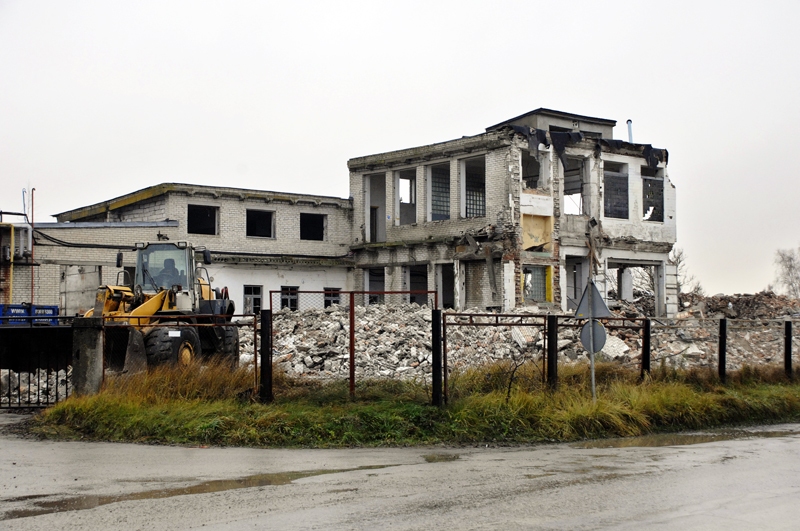 Nojauc veco «Bauskas piena» rūpnīcu