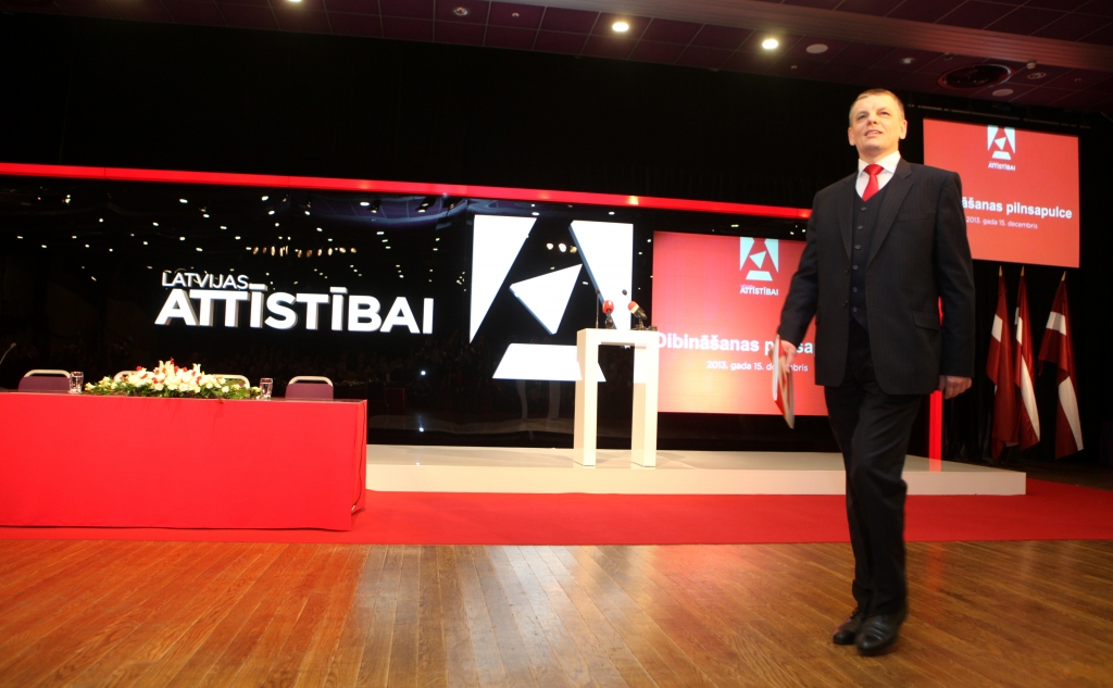 papildināts (16:41) - FOTO: Repši ievēl par partijas Latvijas attīstībai valdes priekšsēdētāju
