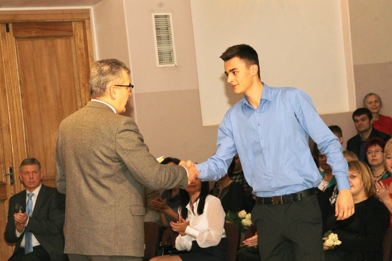 Godina mērķtiecīgos jaunos sportistus