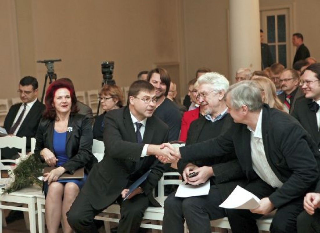 Premjera kandidāta meklējumi atklāj, ka Vienotībā nav vienotības