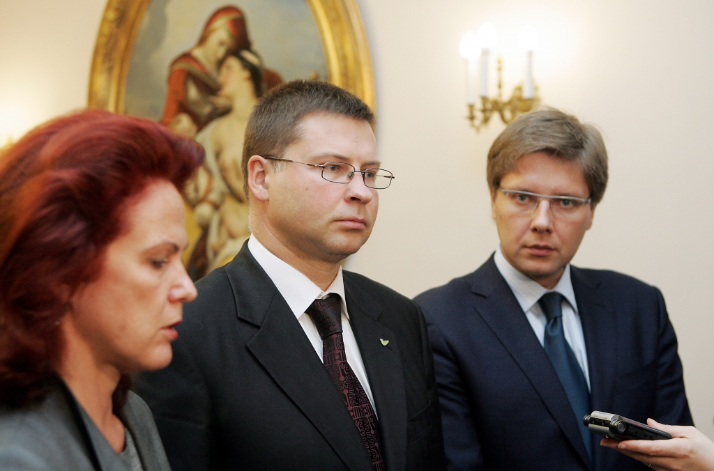 Latvijas Fakti: Decembrī samazinājies SC reitings; pieaugusi Vienotības un NA popularitāte