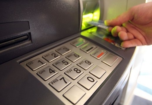Būtiski pieaudzis bankomātos iemaksātās naudas apjoms