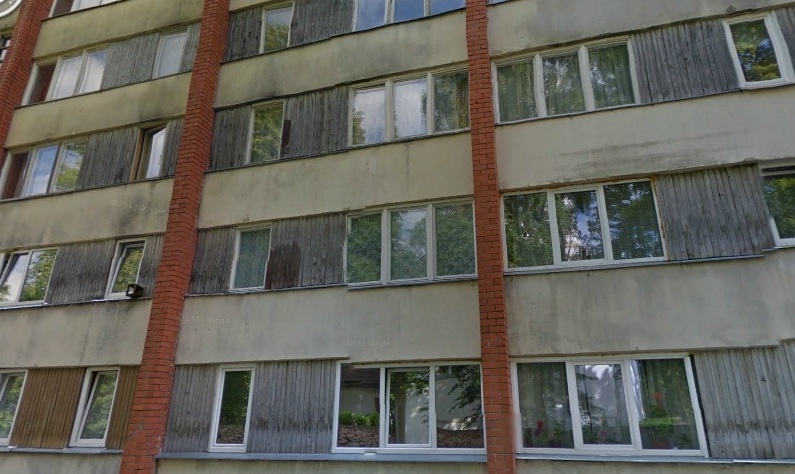 Iecavā jāremontē mitrumā bojātie mājas pamati