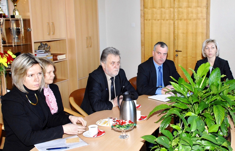 Direkcija līguma laušanu nepieļauj
